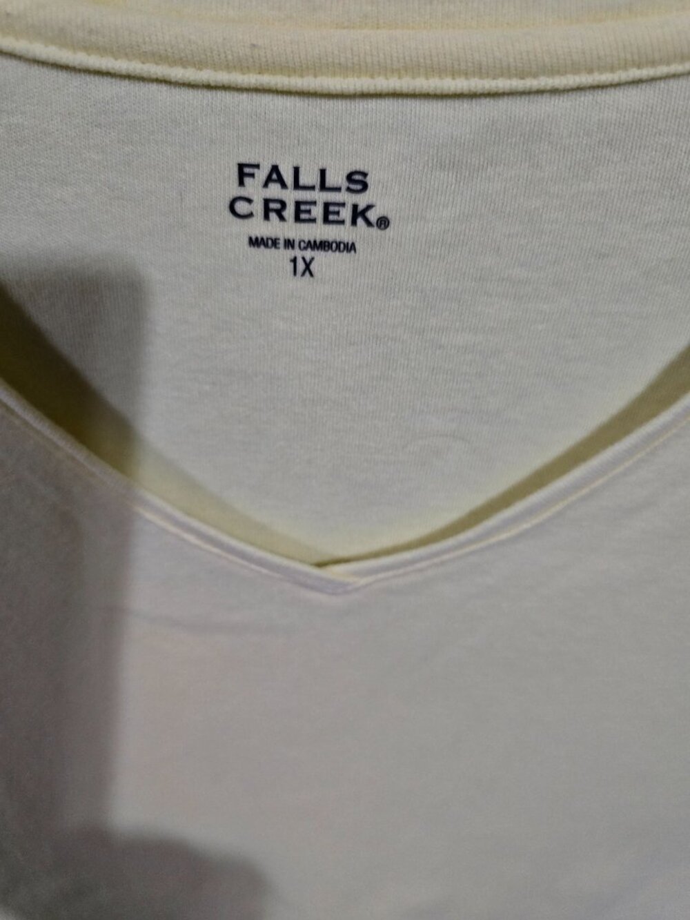 Falls Creek Solid Yellow Short Sleeve V-Neck Top Size 1X - Picture 4 of 4